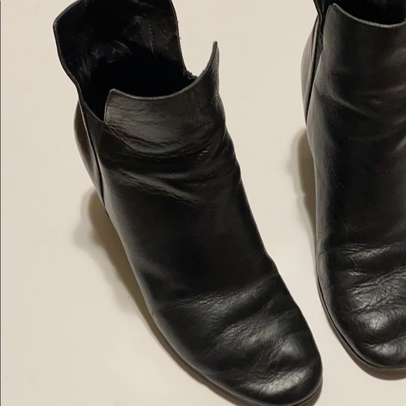 Cole Haan women’s black ankle boots size 8 - Picture 2 of 16